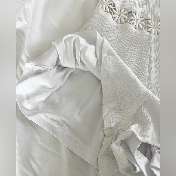 Tea & Cup White Floral Lace Halter Neck Romper Size Small - Picture 4 of 15